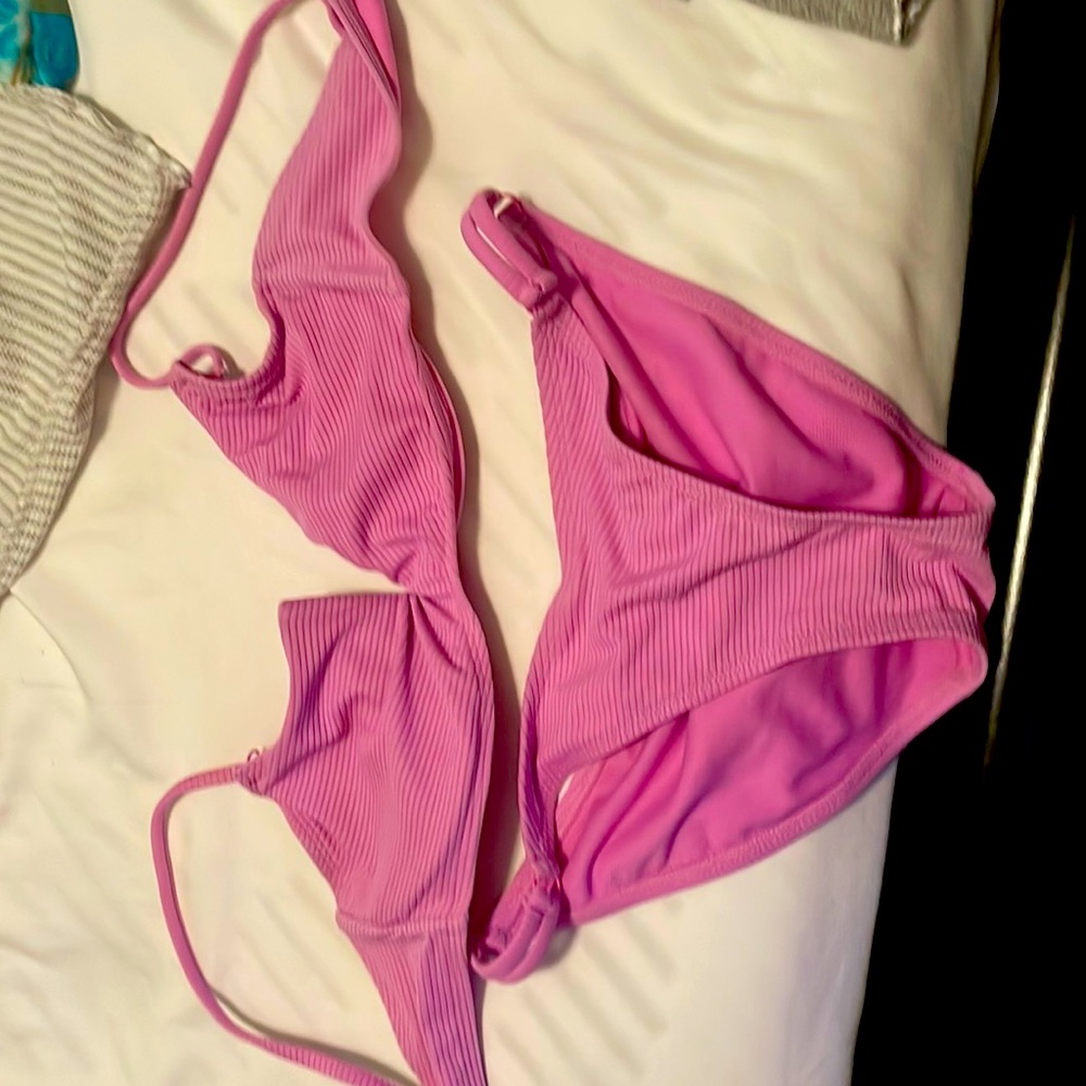 Super cute ribbed swim suit